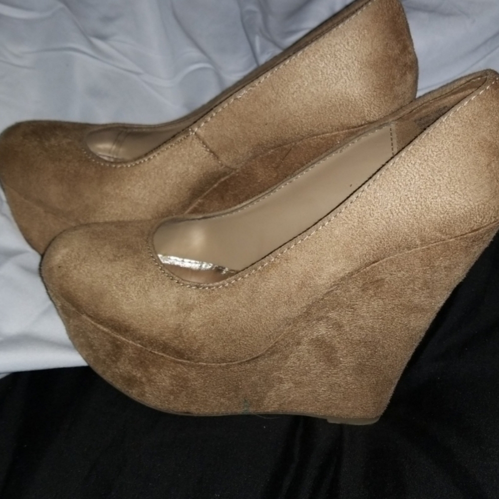 Brown Wedges